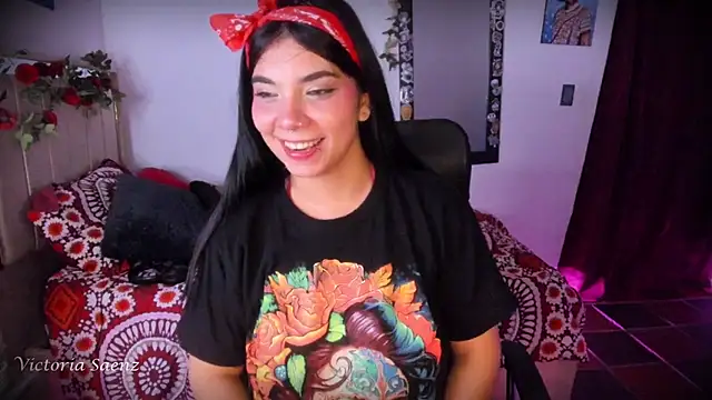 Snapshot of victoriaasaenz_ chatting on 06.04.26 victoriaasaenz online show from 06.04.26