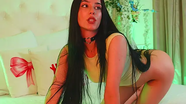 AmeliaJune online show from 04.30.26