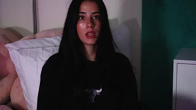 Snapshot of AmeliaJune chatting on 06.12.26 AmeliaJune online show from 06.12.26