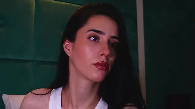 Snapshot of AmeliaJune chatting on 06.17.26 AmeliaJune online show from 06.17.26