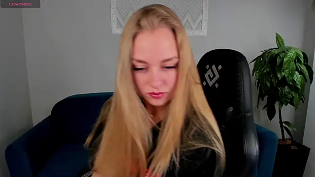 Barbie Lis online show from 03.19.25