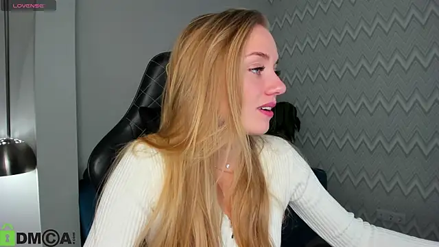 Barbie Lis online show from 10.20.25