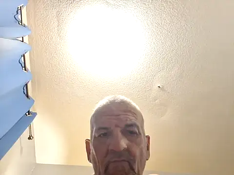 Snapshot of bigmack8810 chatting on 10.29.25 bigmack8810 online show from 10.29.25