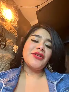 Snapshot of Insane_Issa chatting on 01.05.25 Insane Issa online show from 01.05.25