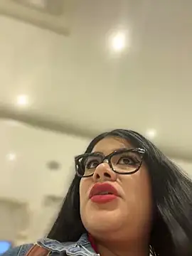 Snapshot of Insane_Issa chatting on 01.31.25 Insane Issa online show from 01.31.25