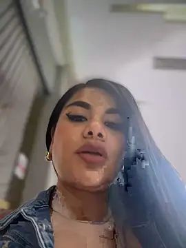 Snapshot of Insane_Issa chatting on 02.12.25 Insane Issa online show from 02.12.25