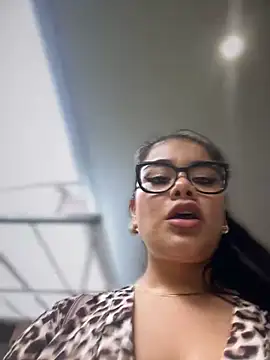 Snapshot of Insane_Issa chatting on 02.28.25 Insane Issa online show from 02.28.25