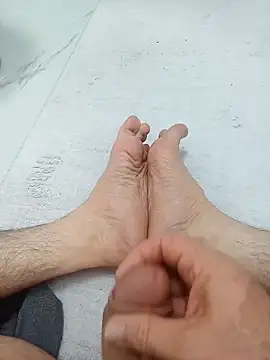 Hardapple01 online show from 04.18.26