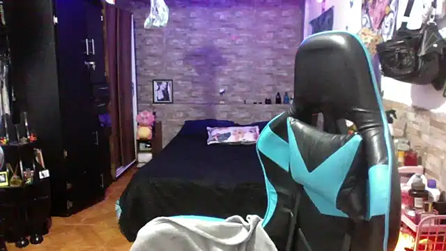 Snapshot of AngelaQueen_ chatting on 04.26.26 AngelaQueen online show from 04.26.26