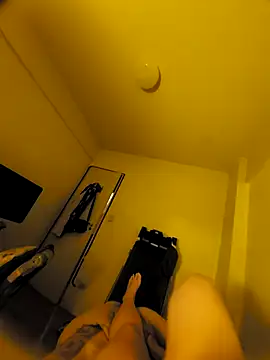 Snapshot of hotbiabrazil chatting on 12.19.25 hotbiabrazil online show from 12.19.25