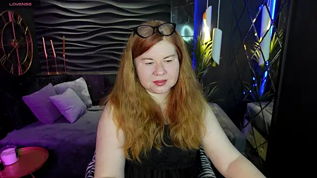 Mrs Emilia online show from 12.12.24