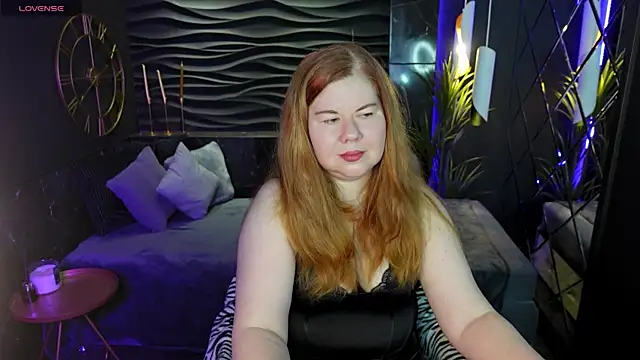 Mrs Emilia online show from 12.14.24