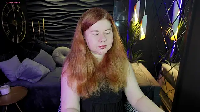 Mrs Emilia online show from 12.22.24