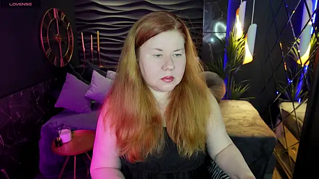 Mrs Emilia online show from 12.22.24