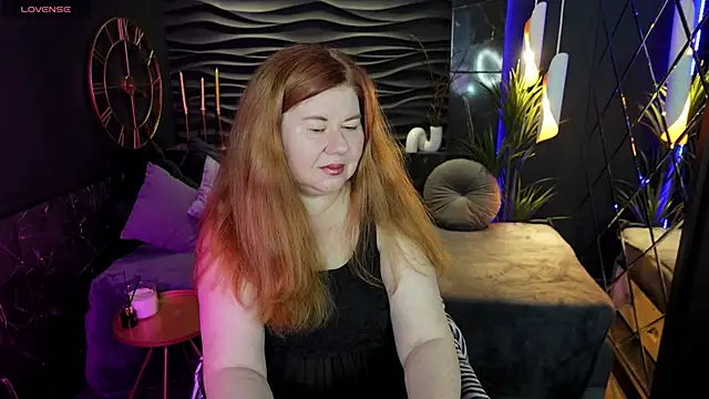 Mrs Emilia online show from 12.23.24