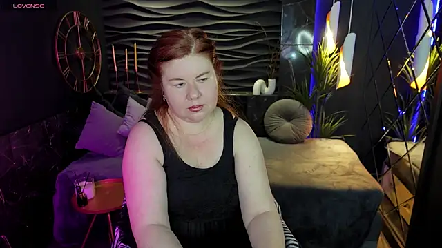 Mrs Emilia online show from 12.23.24