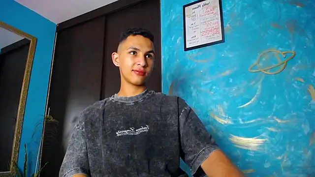 Snapshot of liuscast22 chatting on 12.20.24 liuscast22 online show from 12.20.24