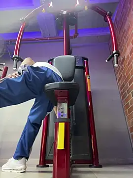 Snapshot of liuscast22 chatting on 02.23.25 liuscast22 online show from 02.23.25