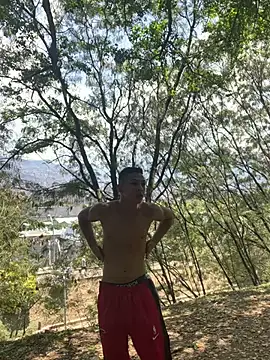 Snapshot of liuscast22 chatting on 03.08.25 liuscast22 online show from 03.08.25