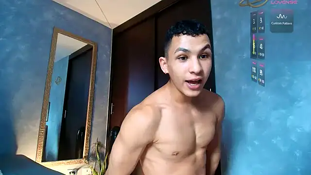 Snapshot of liuscast22 chatting on 09.16.25 liuscast22 online show from 09.16.25