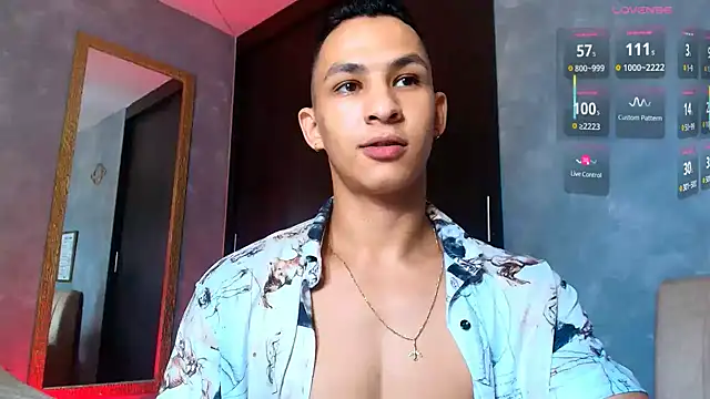 Snapshot of liuscast22 chatting on 09.20.25 liuscast22 online show from 09.20.25