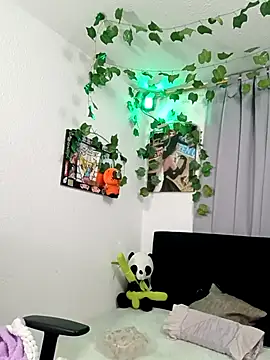 Snapshot of persefone_core chatting on 09.20.25 persefone core online show from 09.20.25