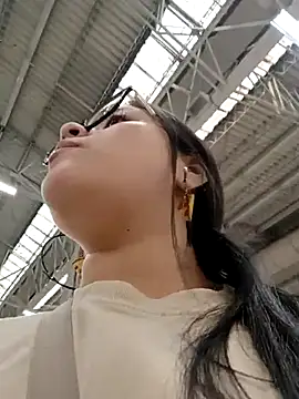 Snapshot of persefone_core chatting on 10.29.25 persefone core online show from 10.29.25