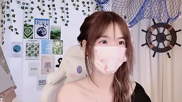 Snapshot of Your-Sunshine chatting on 04.28.26 Your-Sunshine online show from 04.28.26