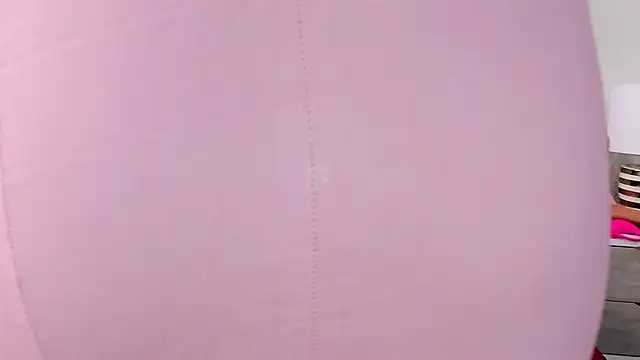 Snapshot of charlott_lens chatting on 01.25.25 charlott lens online show from 01.25.25