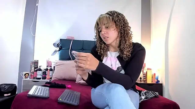 Snapshot of charlott_lens chatting on 10.09.25 charlott lens online show from 10.09.25