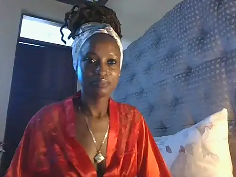 Snapshot of Babetys chatting on 09.19.25 Babetys online show from 09.19.25