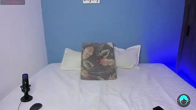 sofi elfqueen online show from 03.14.25