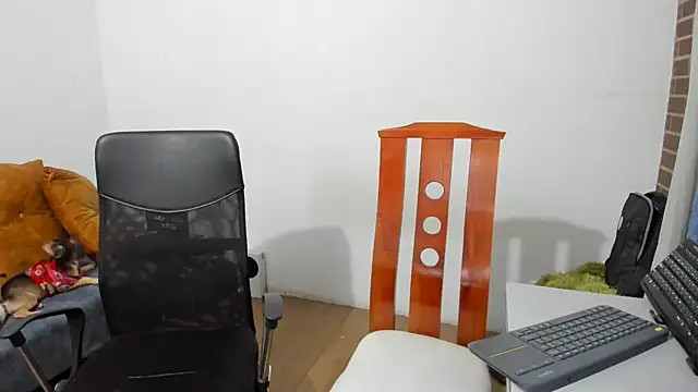 Snapshot of _girls_on_fire_ chatting on 02.26.25 girls on fire online show from 02.26.25