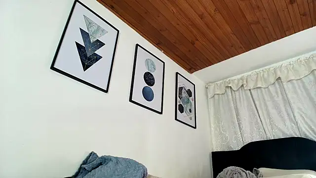 sam her online show from 10.03.25