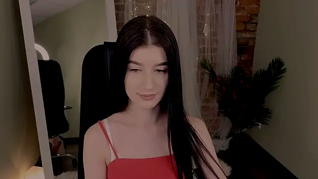 Snapshot of LauraCoy chatting on 12.25.24 LauraCoy online show from 12.25.24