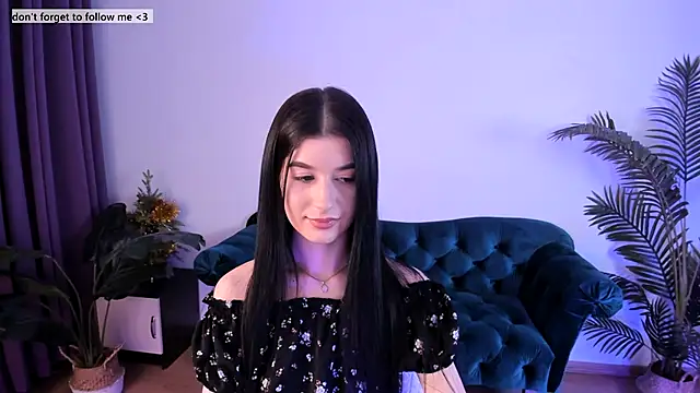 Snapshot of LauraCoy chatting on 01.14.25 LauraCoy online show from 01.14.25