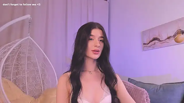Snapshot of LauraCoy chatting on 01.20.25 LauraCoy online show from 01.20.25