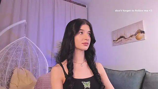 Snapshot of LauraCoy chatting on 01.21.25 LauraCoy online show from 01.21.25