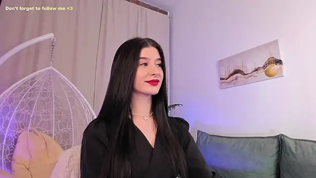 Snapshot of LauraCoy chatting on 02.03.25 LauraCoy online show from 02.03.25