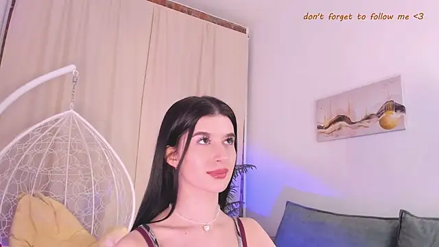 Snapshot of LauraCoy chatting on 02.11.25 LauraCoy online show from 02.11.25