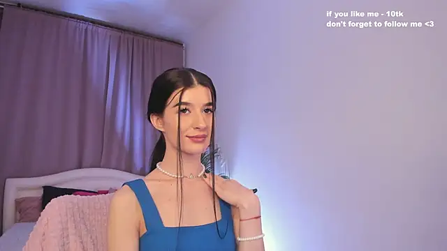 Snapshot of LauraCoy chatting on 02.17.25 LauraCoy online show from 02.17.25
