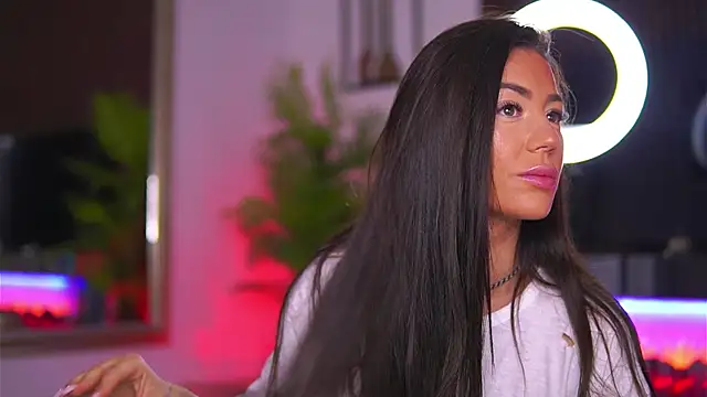 Abbela White online show from 04.18.26