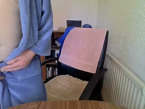 Snapshot of daddyflash chatting on 04.29.26 daddyflash online show from 04.29.26