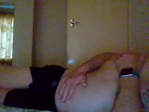 Snapshot of daddyflash chatting on 05.27.26 daddyflash online show from 05.27.26