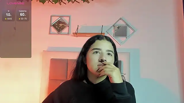 aliice walker  online show from 01.08.25