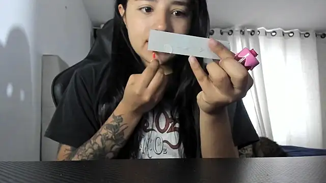 aliice walker  online show from 10.08.25