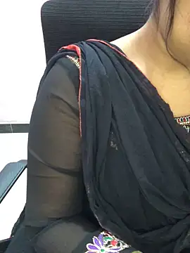 Snapshot of Rose_Olivia chatting on 02.12.26 Rose Olivia online show from 02.12.26