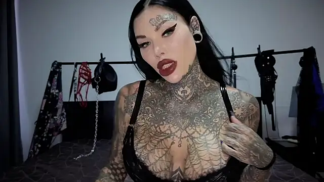 Snapshot of claudiacvc95 chatting on 02.20.26 claudiacvc95 online show from 02.20.26