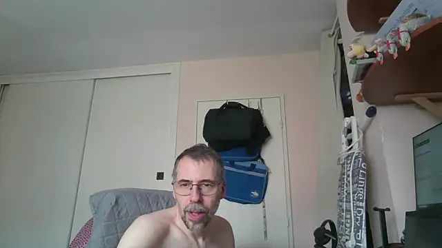 Snapshot of ptitcanard60600 chatting on 06.04.26 ptitcanard60600 online show from 06.04.26