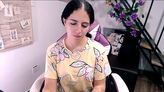 Snapshot of samantha_baby_ chatting on 04.18.26 samantha baby online show from 04.18.26